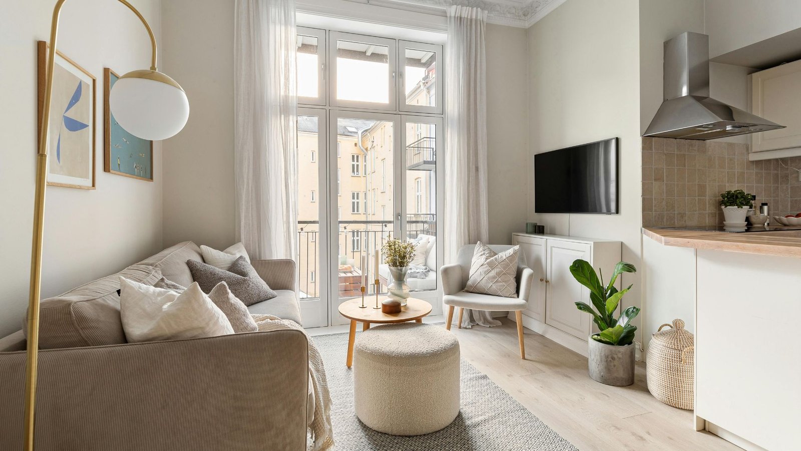 Apartment cleaning service in New London CT with non-toxic steam cleaning products